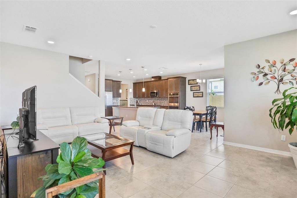 En Venta: $489,900 (5 camas, 3 baños, 3566 Pies cuadrados)