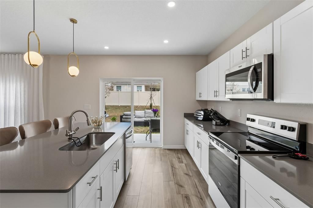 For Sale: $384,999 (5 beds, 3 baths, 2470 Square Feet)