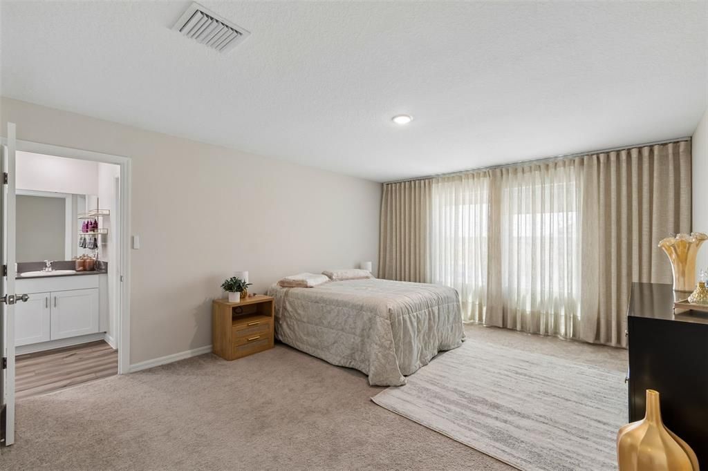 For Sale: $384,999 (5 beds, 3 baths, 2470 Square Feet)