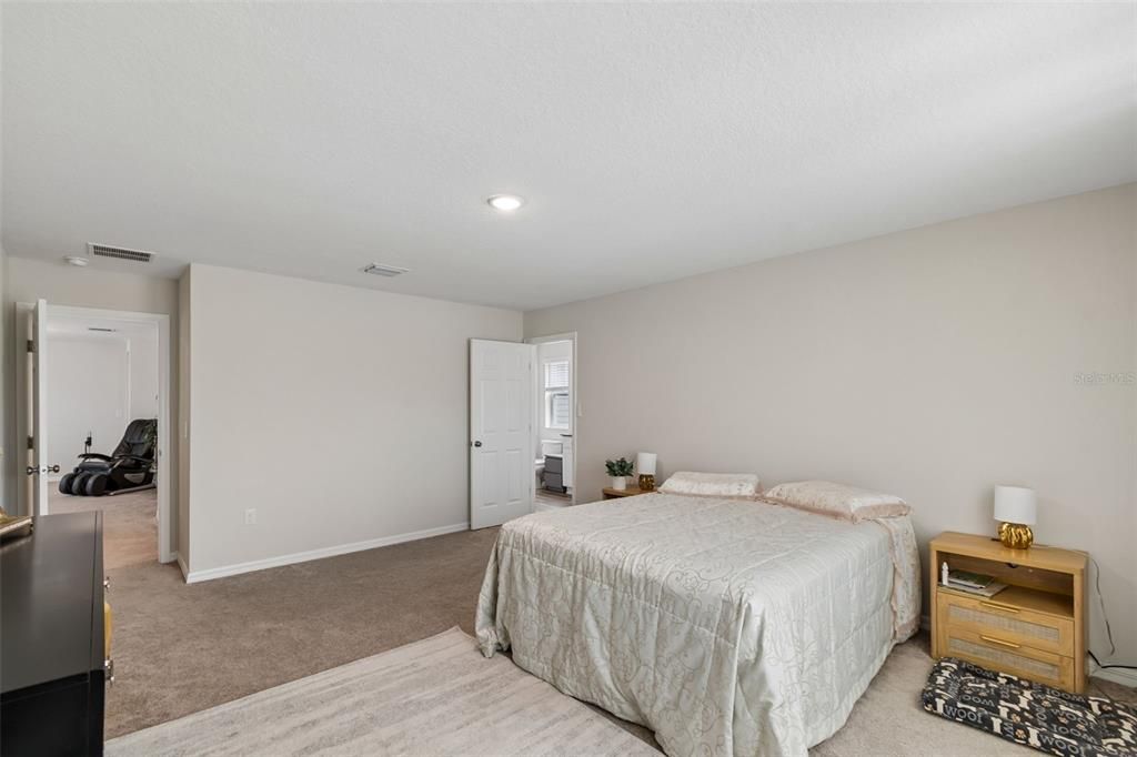 For Sale: $384,999 (5 beds, 3 baths, 2470 Square Feet)