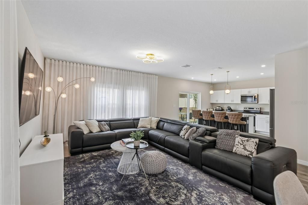 For Sale: $384,999 (5 beds, 3 baths, 2470 Square Feet)