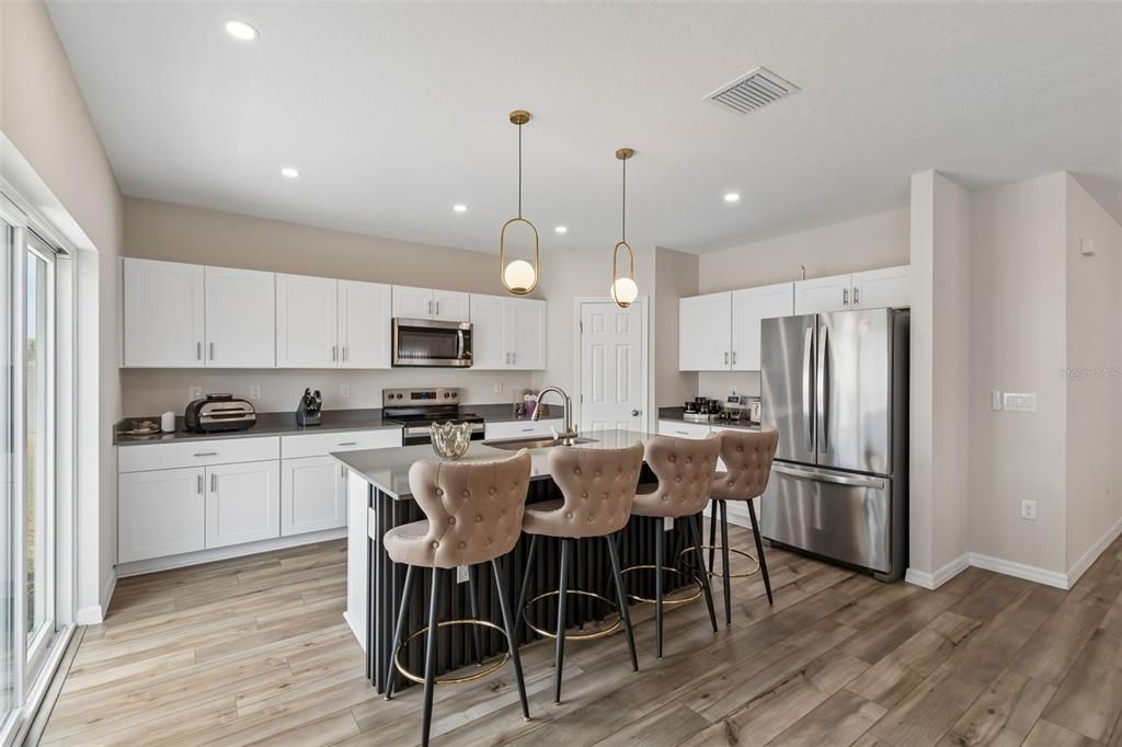 For Sale: $384,999 (5 beds, 3 baths, 2470 Square Feet)