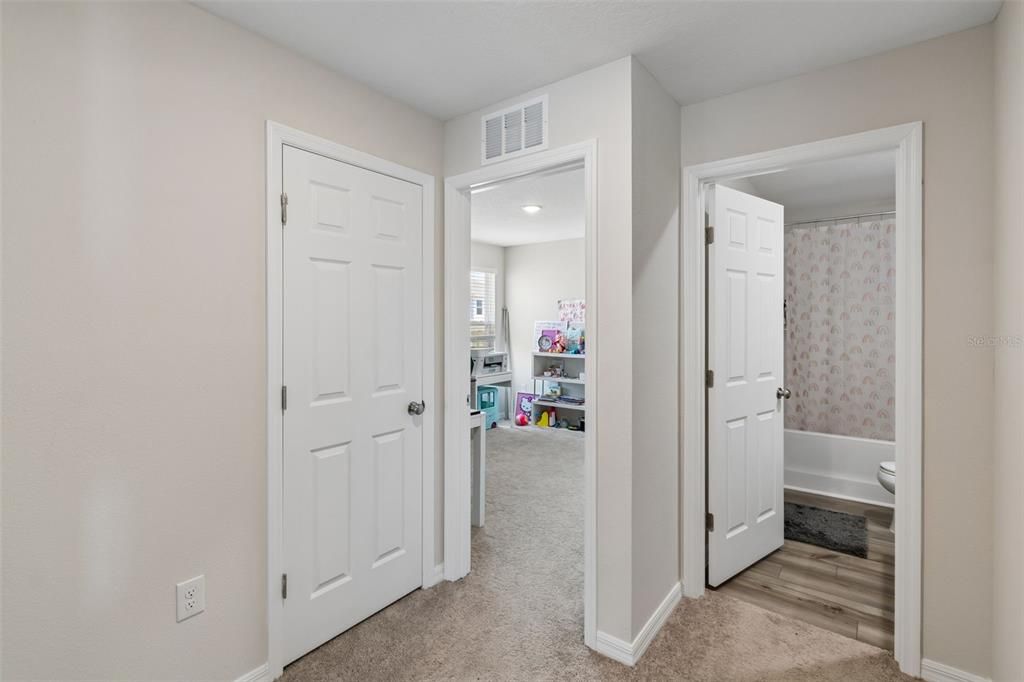 For Sale: $384,999 (5 beds, 3 baths, 2470 Square Feet)
