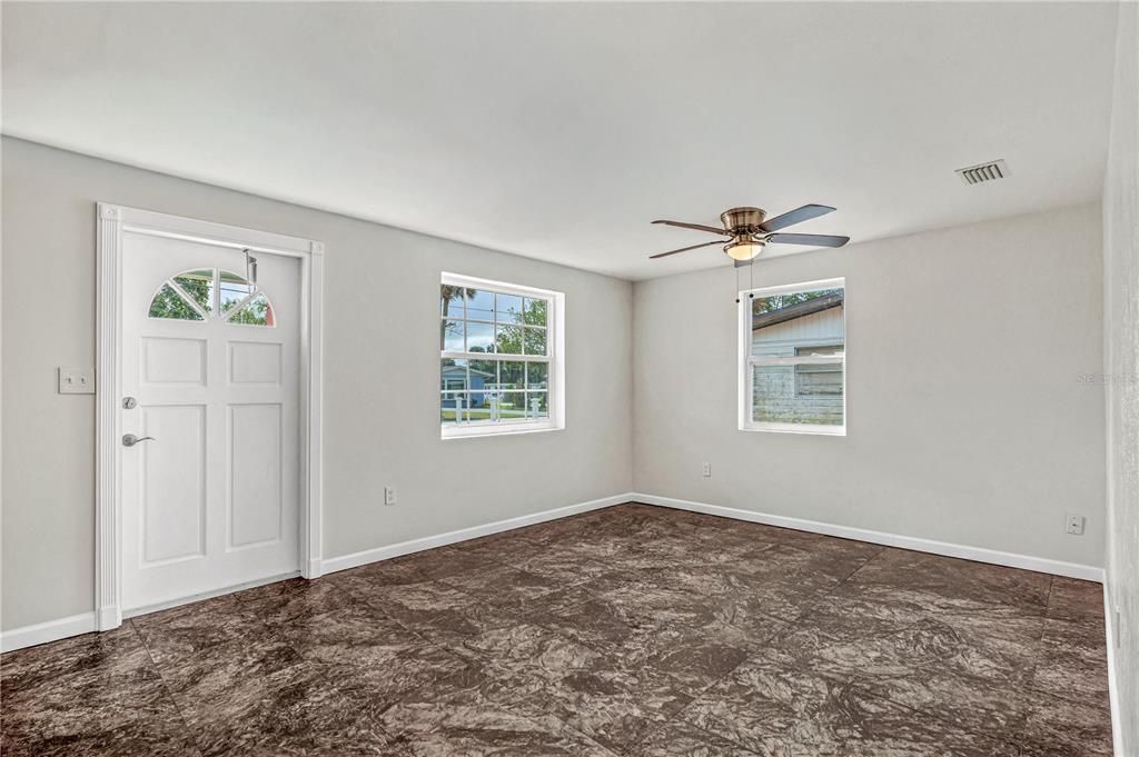 Active With Contract: $197,000 (2 beds, 1 baths, 780 Square Feet)