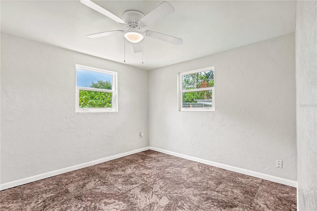 Active With Contract: $197,000 (2 beds, 1 baths, 780 Square Feet)