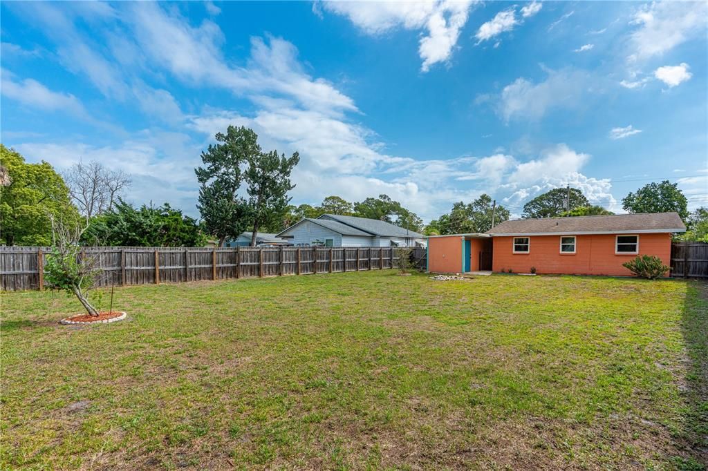 Active With Contract: $197,000 (2 beds, 1 baths, 780 Square Feet)
