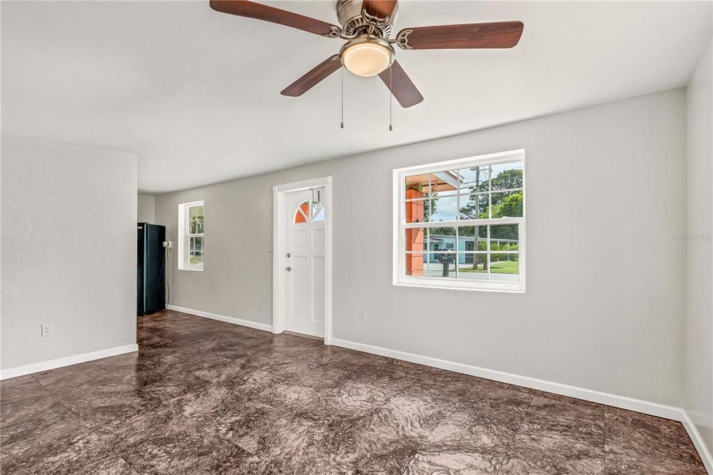 Active With Contract: $197,000 (2 beds, 1 baths, 780 Square Feet)