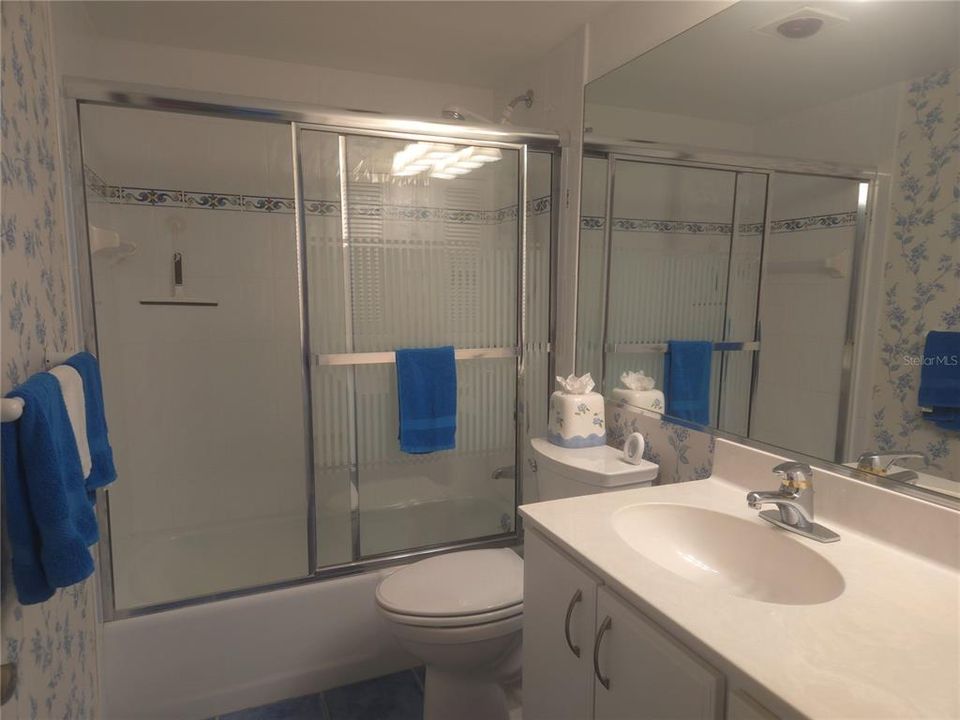 Active With Contract: $425,000 (2 beds, 2 baths, 929 Square Feet)