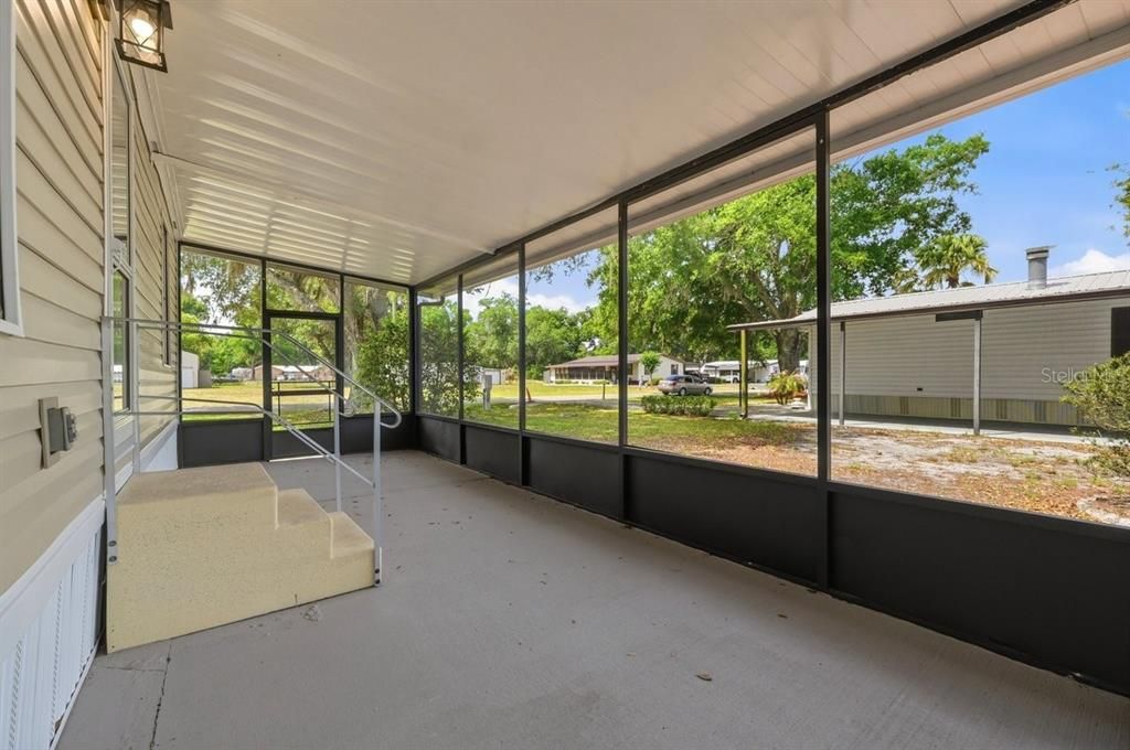 For Sale: $227,000 (3 beds, 2 baths, 1080 Square Feet)
