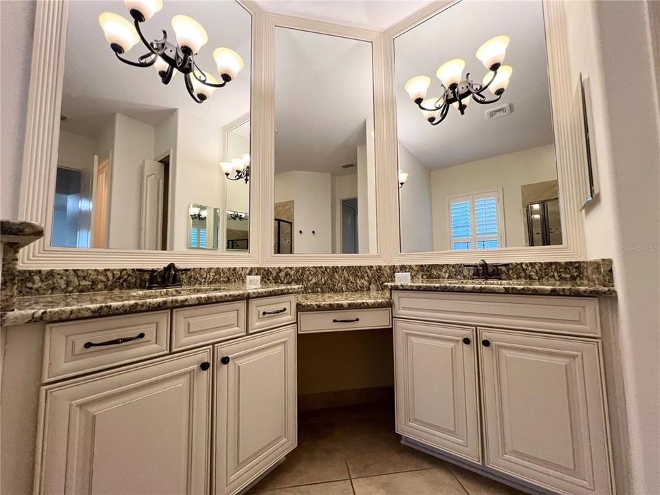 Active With Contract: $3,200 (3 beds, 2 baths, 1678 Square Feet)