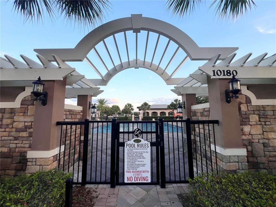 Active With Contract: $3,200 (3 beds, 2 baths, 1678 Square Feet)