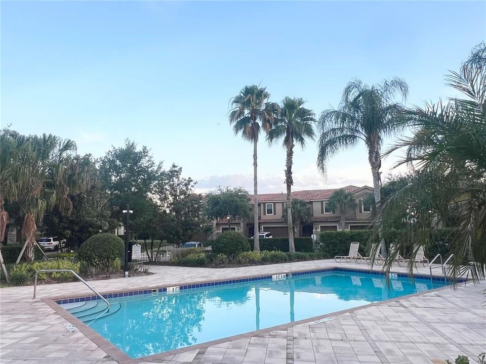 Active With Contract: $3,200 (3 beds, 2 baths, 1678 Square Feet)