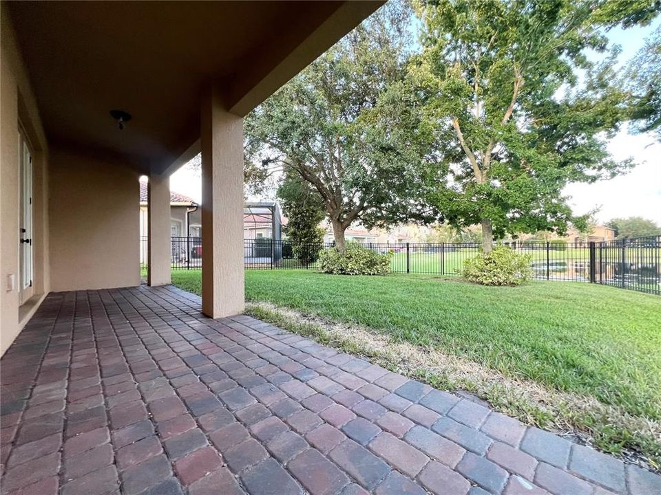 Active With Contract: $3,200 (3 beds, 2 baths, 1678 Square Feet)