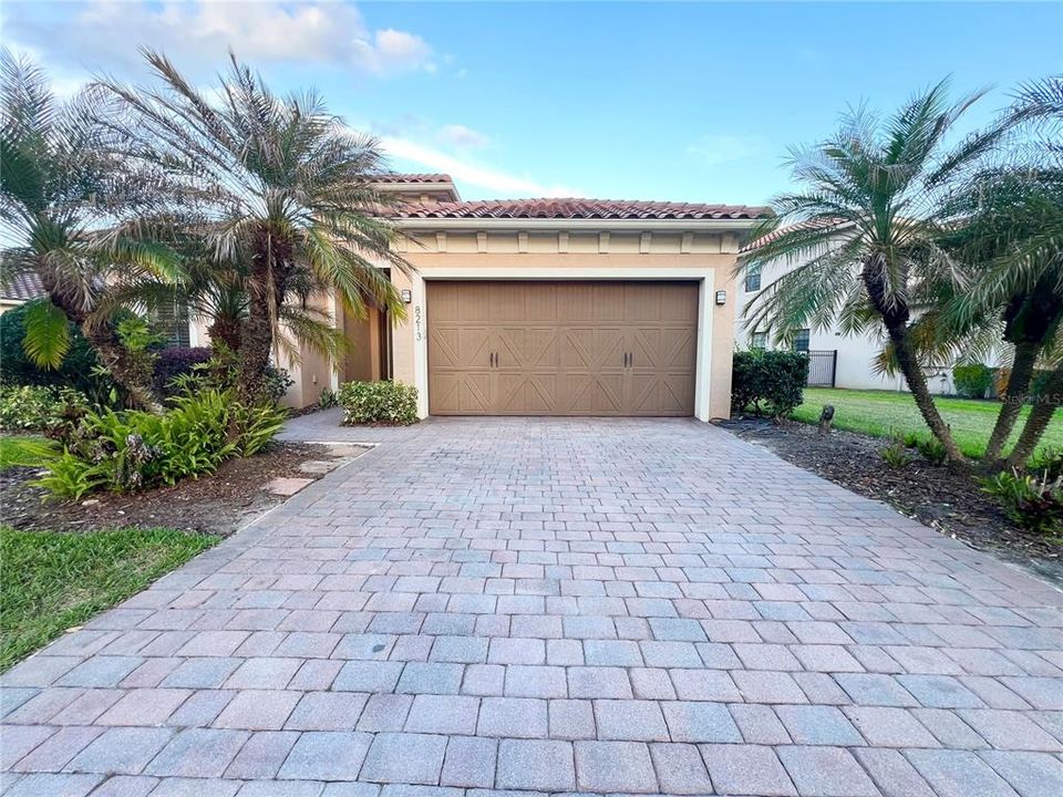 Active With Contract: $3,200 (3 beds, 2 baths, 1678 Square Feet)