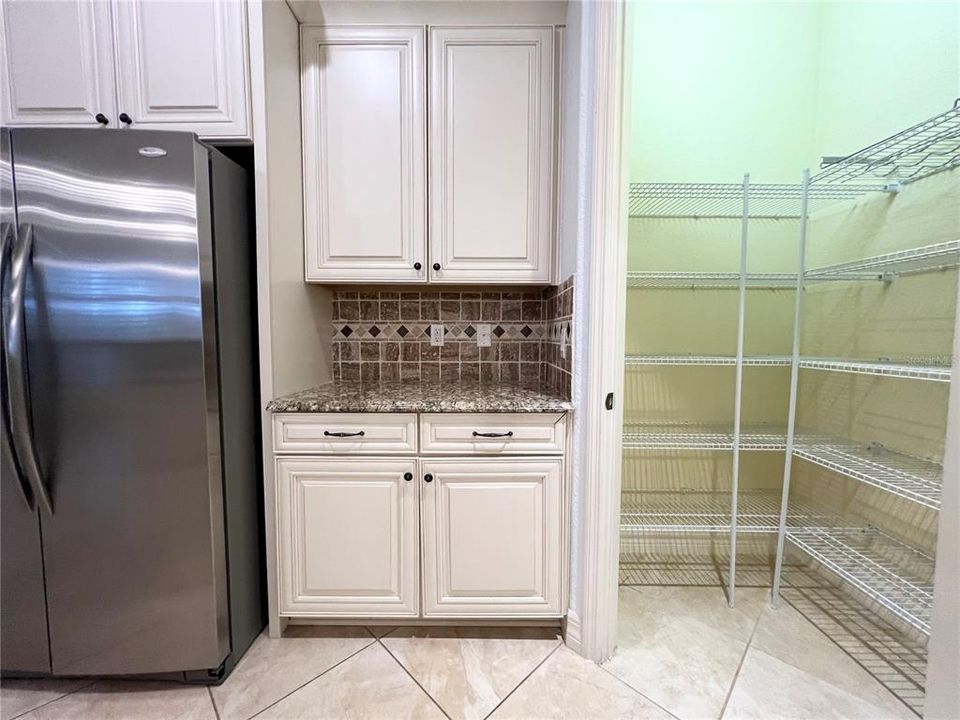 Active With Contract: $3,200 (3 beds, 2 baths, 1678 Square Feet)