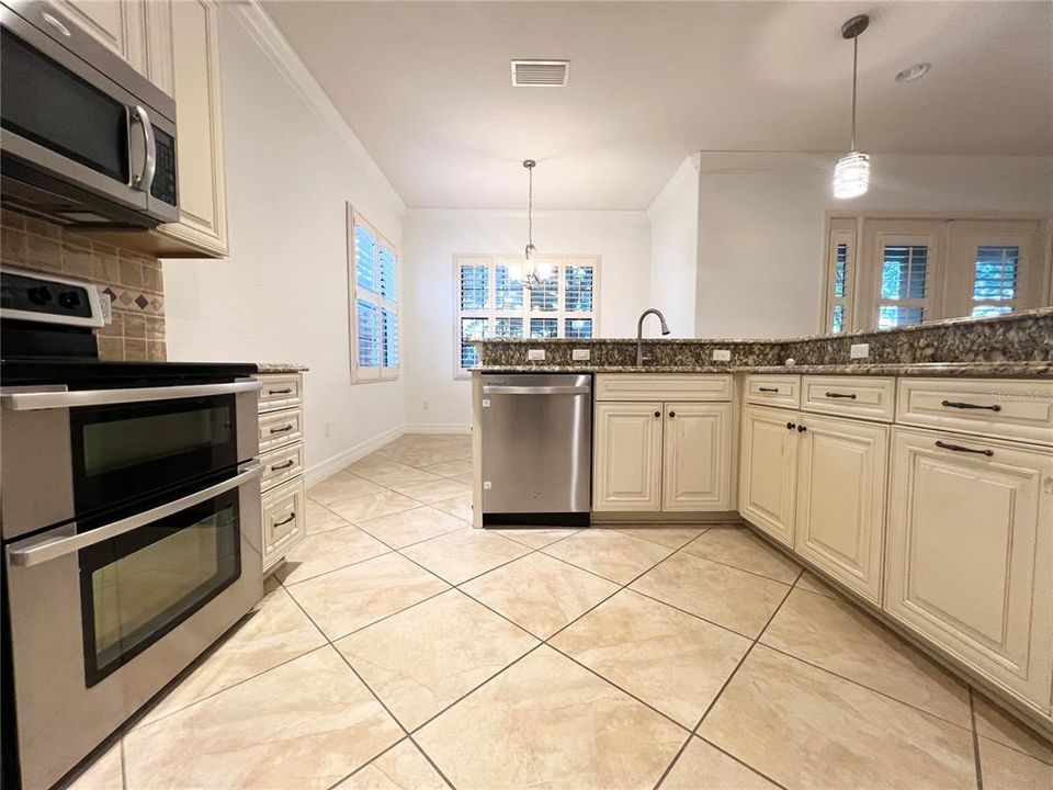 Active With Contract: $3,200 (3 beds, 2 baths, 1678 Square Feet)