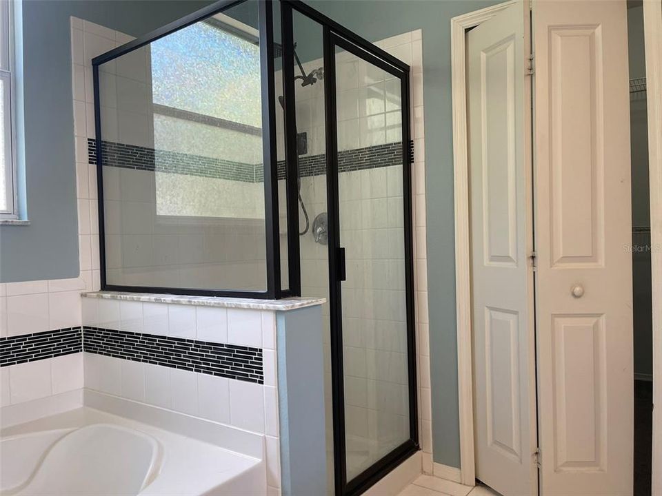 Activo con contrato: $2,795 (3 camas, 2 baños, 1723 Pies cuadrados)