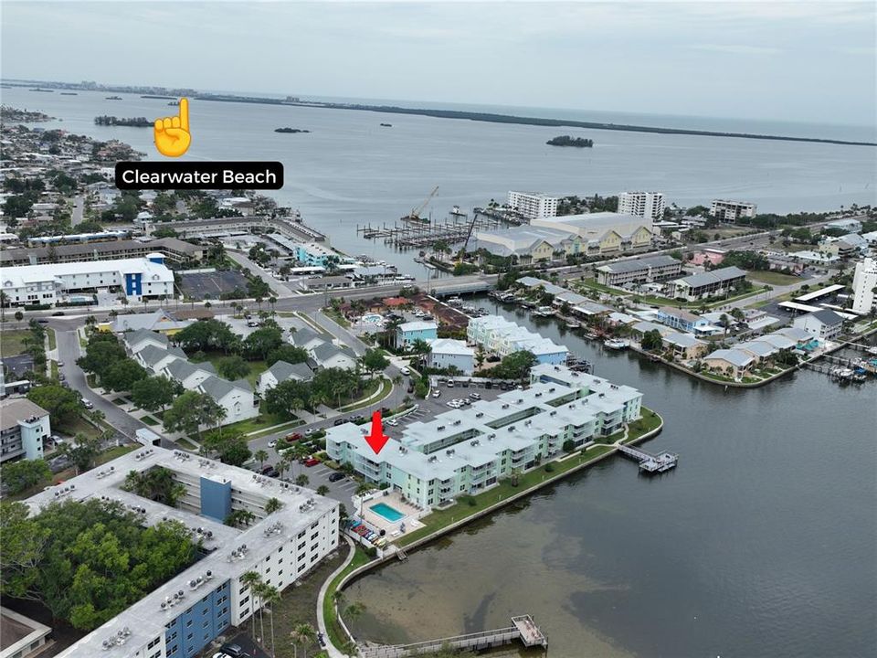 For Sale: $269,000 (1 beds, 1 baths, 704 Square Feet)