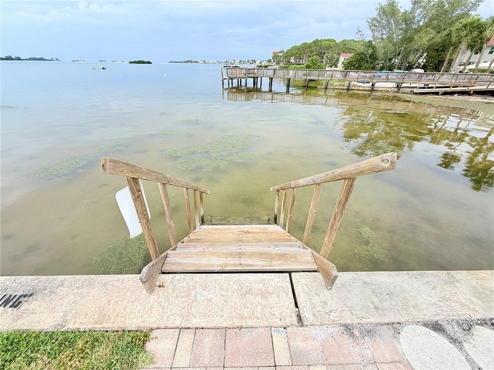 For Sale: $269,000 (1 beds, 1 baths, 704 Square Feet)