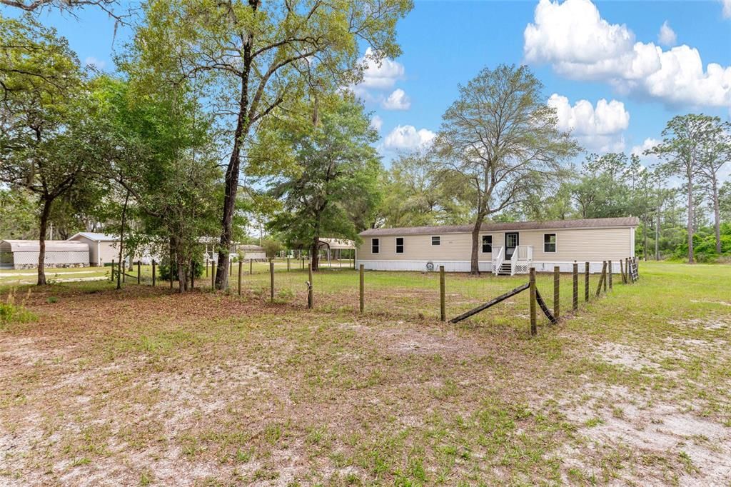 Active With Contract: $125,000 (3 beds, 2 baths, 1152 Square Feet)