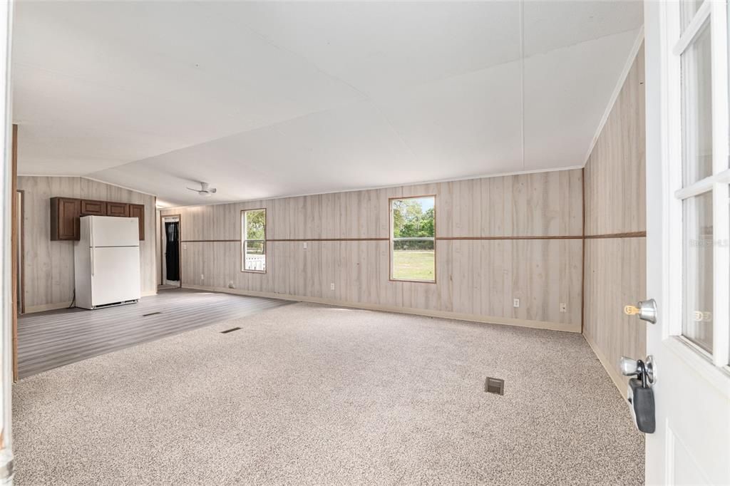 Active With Contract: $125,000 (3 beds, 2 baths, 1152 Square Feet)