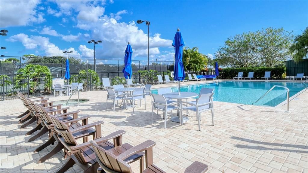 For Sale: $275,000 (2 beds, 2 baths, 1106 Square Feet)