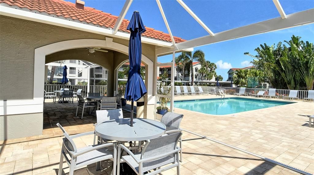 For Sale: $275,000 (2 beds, 2 baths, 1106 Square Feet)