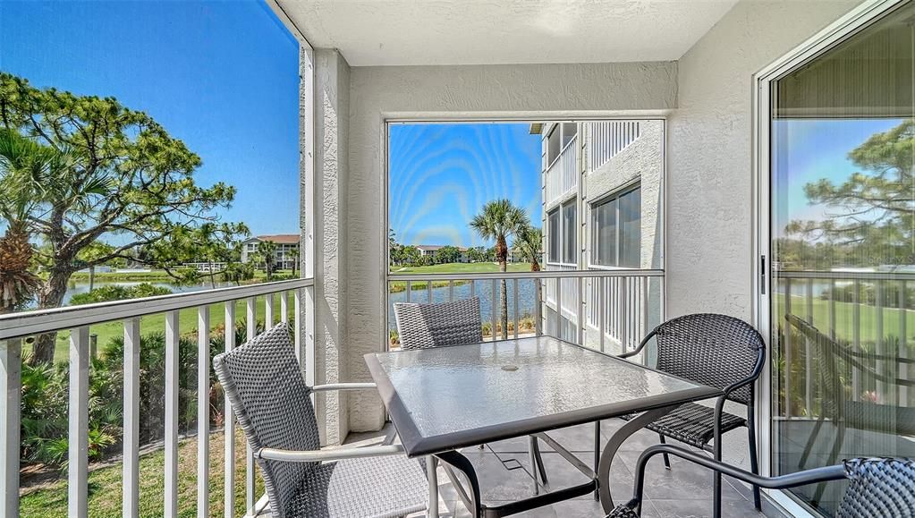 For Sale: $275,000 (2 beds, 2 baths, 1106 Square Feet)