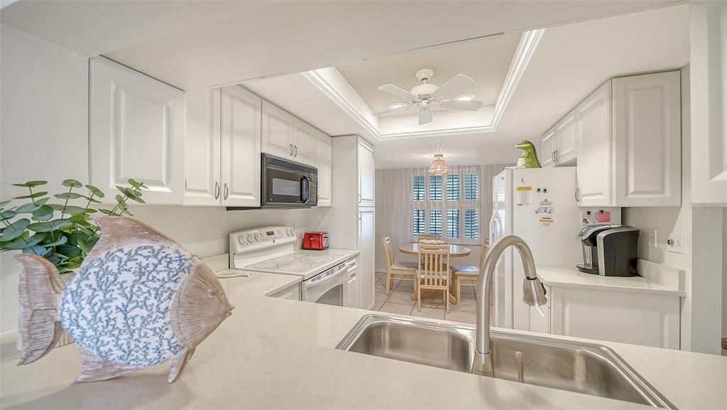 For Sale: $275,000 (2 beds, 2 baths, 1106 Square Feet)
