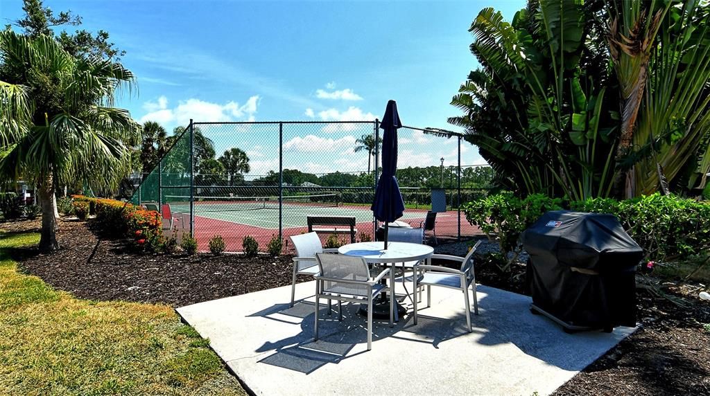 For Sale: $275,000 (2 beds, 2 baths, 1106 Square Feet)
