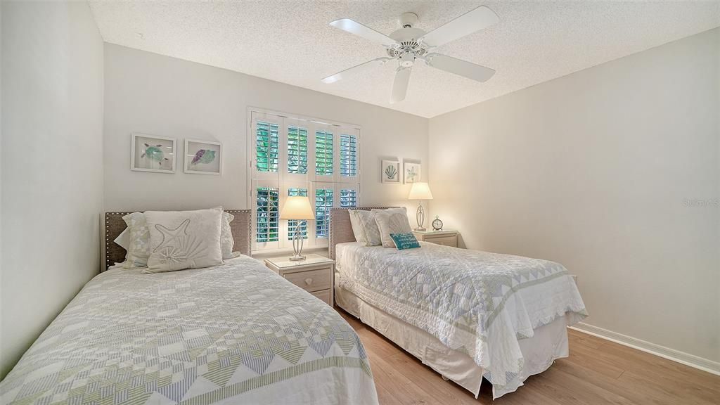 For Sale: $275,000 (2 beds, 2 baths, 1106 Square Feet)