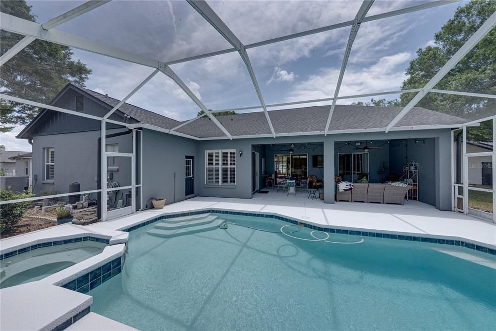 Active With Contract: $550,000 (4 beds, 3 baths, 2335 Square Feet)