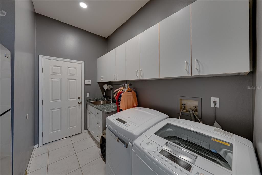 Active With Contract: $550,000 (4 beds, 3 baths, 2335 Square Feet)