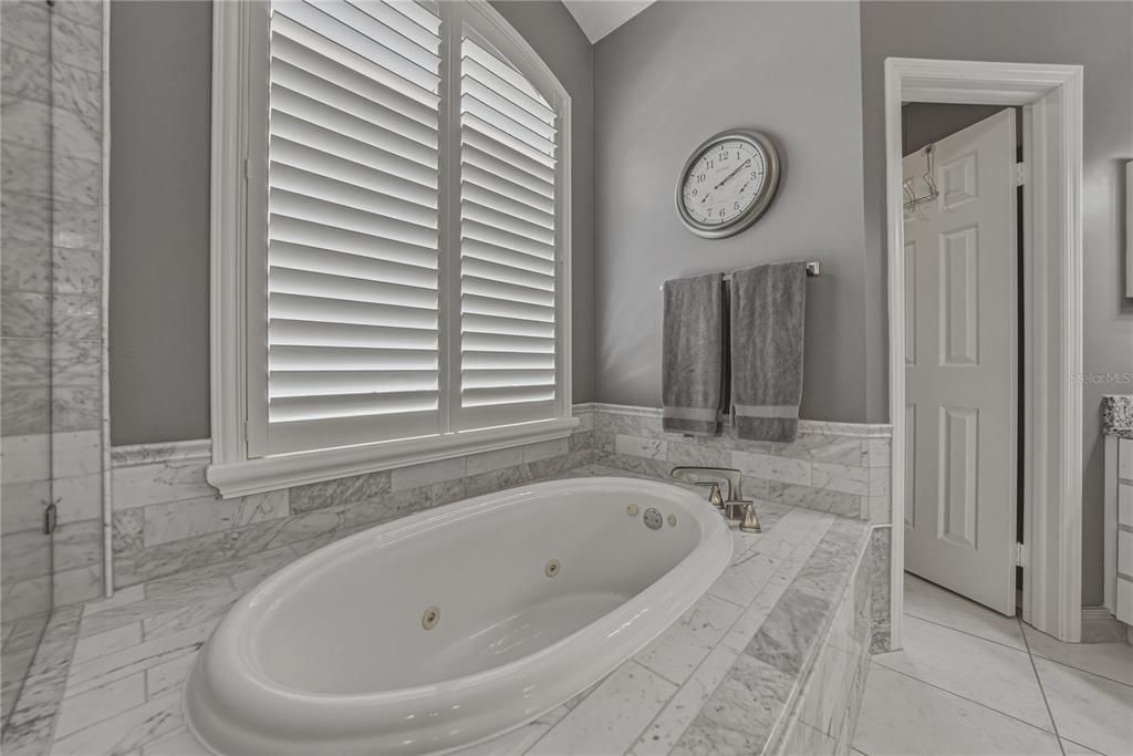Active With Contract: $550,000 (4 beds, 3 baths, 2335 Square Feet)