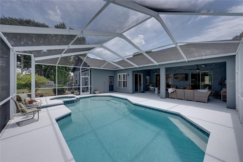 Active With Contract: $550,000 (4 beds, 3 baths, 2335 Square Feet)