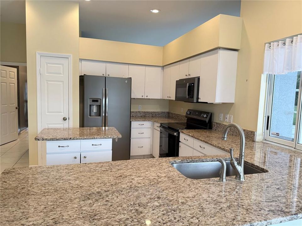 Active With Contract: $550,000 (4 beds, 3 baths, 2335 Square Feet)