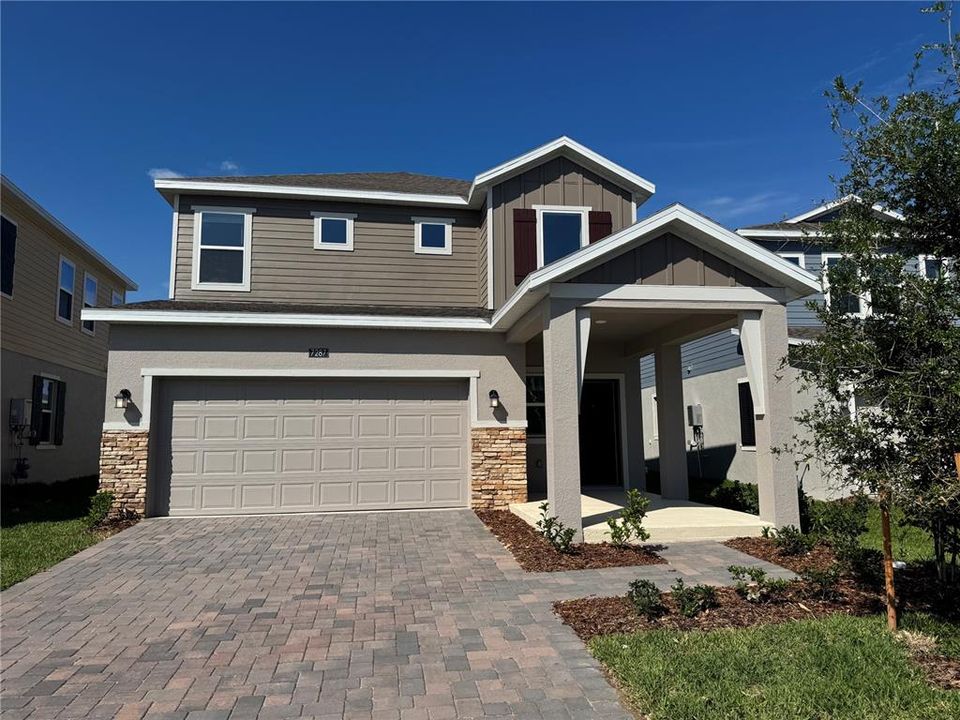 Recently Sold: $367,990 (4 beds, 3 baths, 2560 Square Feet)
