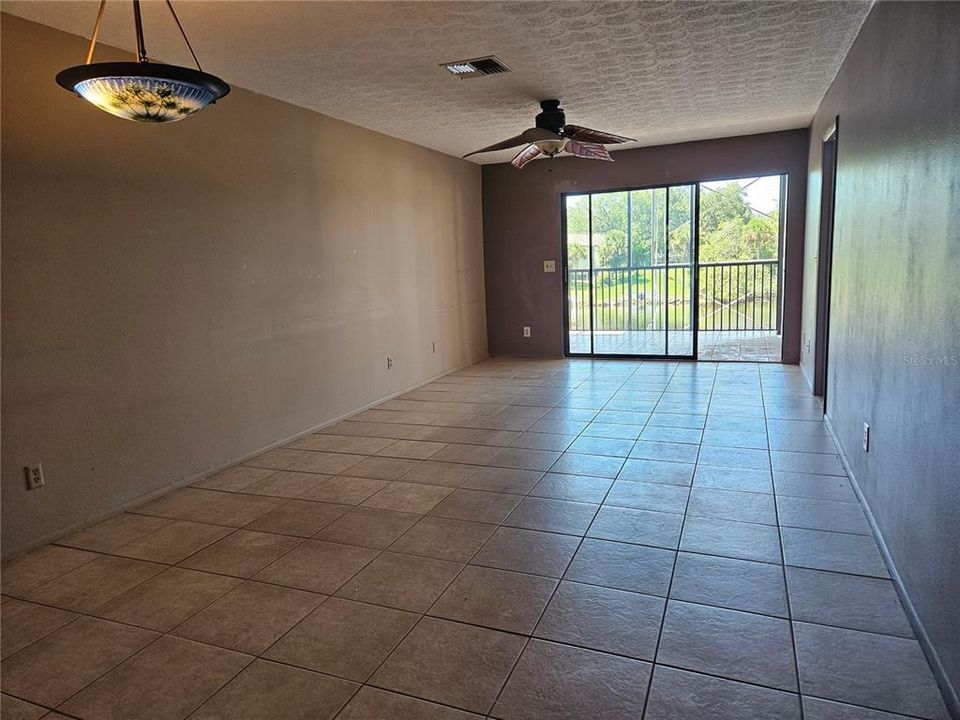For Sale: $129,900 (2 beds, 2 baths, 1056 Square Feet)