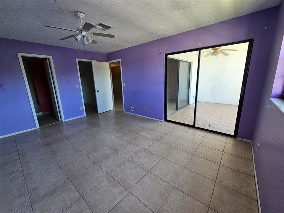 For Sale: $129,900 (2 beds, 2 baths, 1056 Square Feet)