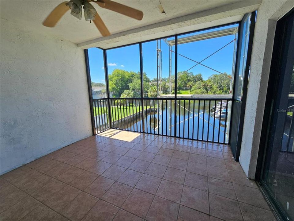 For Sale: $129,900 (2 beds, 2 baths, 1056 Square Feet)