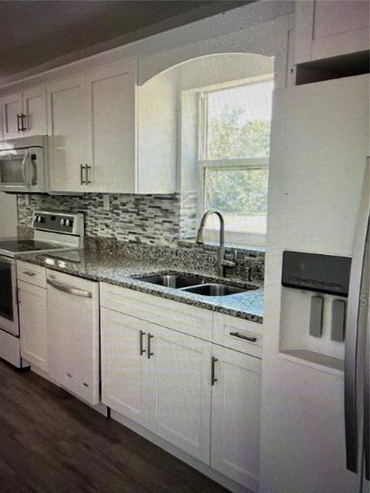 En Venta: $249,990 (4 camas, 2 baños, 1580 Pies cuadrados)
