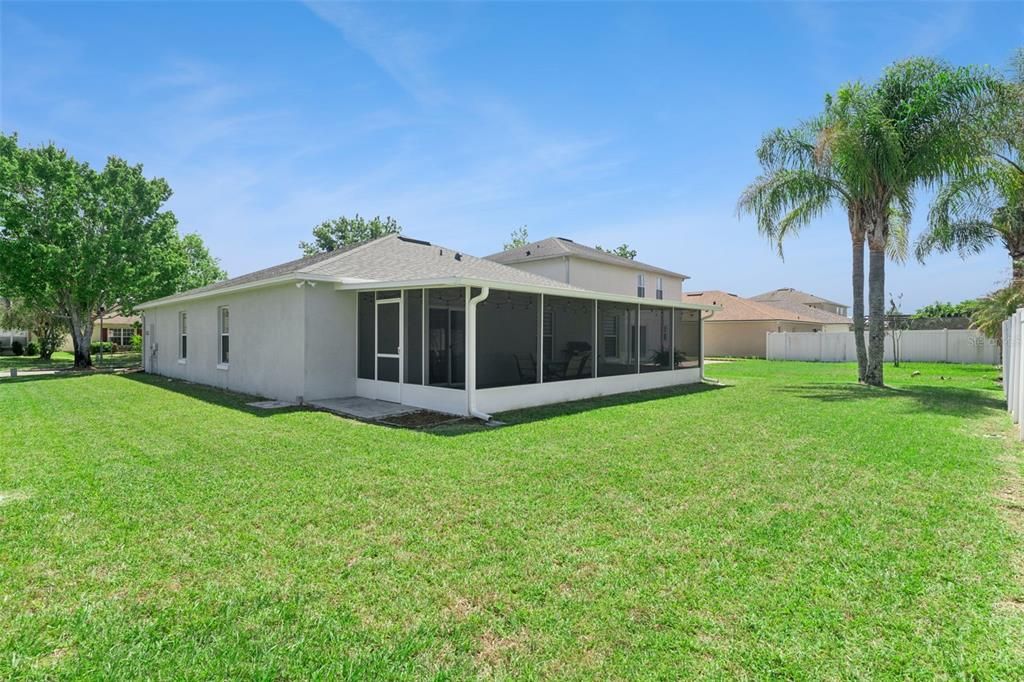 Activo con contrato: $415,000 (3 camas, 2 baños, 1684 Pies cuadrados)