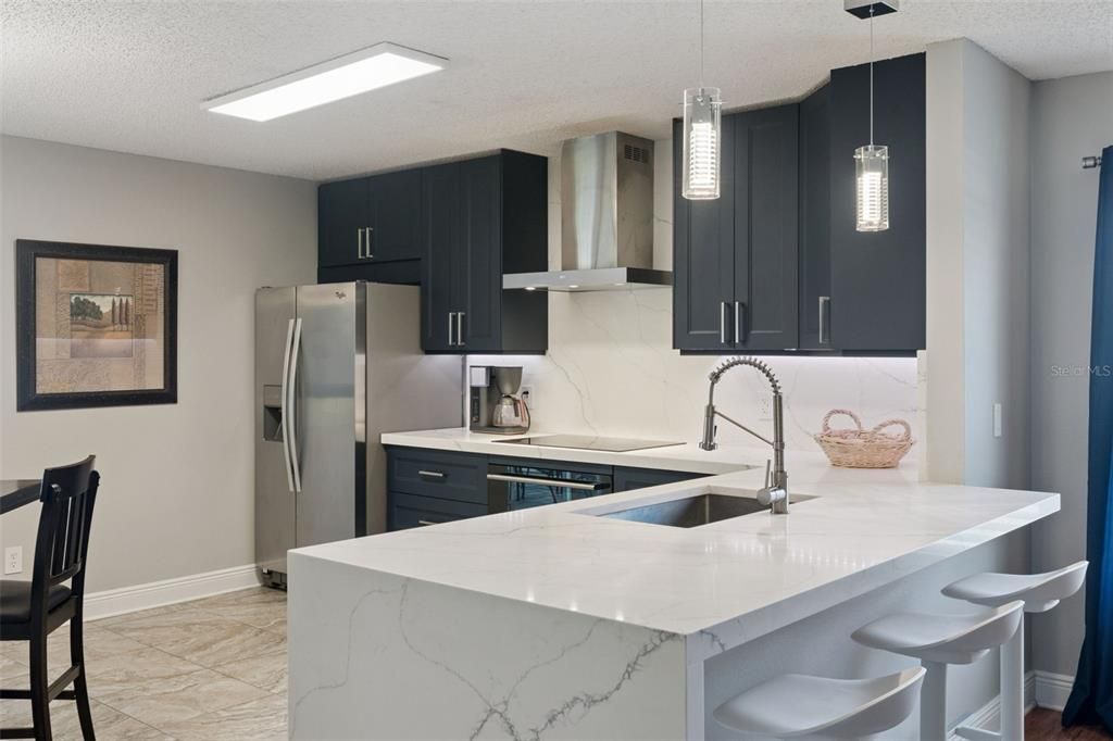 Activo con contrato: $415,000 (3 camas, 2 baños, 1684 Pies cuadrados)