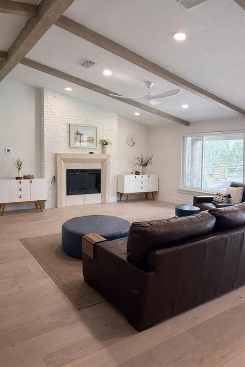 For Sale: $1,790,000 (3 beds, 3 baths, 2371 Square Feet)
