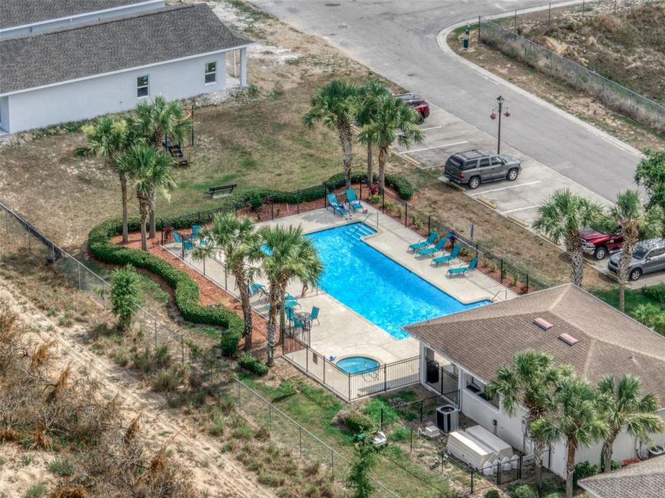 Active With Contract: $1,600 (3 beds, 2 baths, 1272 Square Feet)