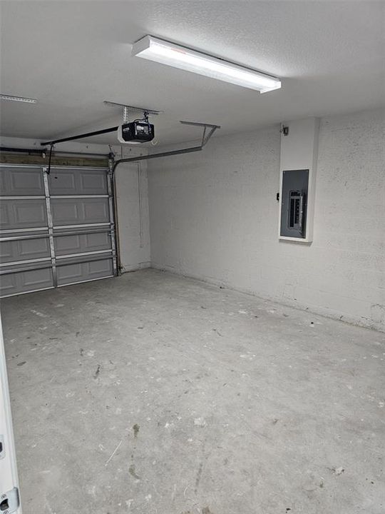 Active With Contract: $1,600 (3 beds, 2 baths, 1272 Square Feet)