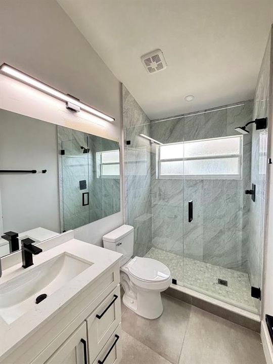 Activo con contrato: $3,450 (5 camas, 4 baños, 2136 Pies cuadrados)