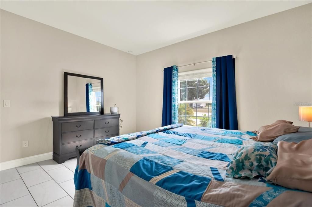For Sale: $270,000 (3 beds, 2 baths, 1584 Square Feet)