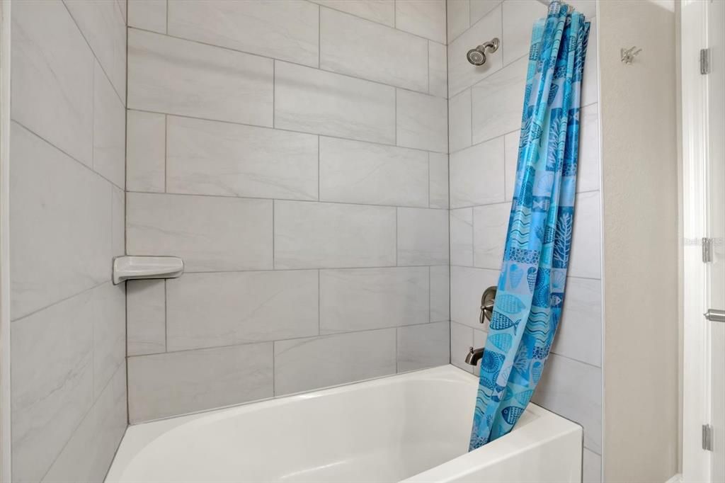 For Sale: $270,000 (3 beds, 2 baths, 1584 Square Feet)