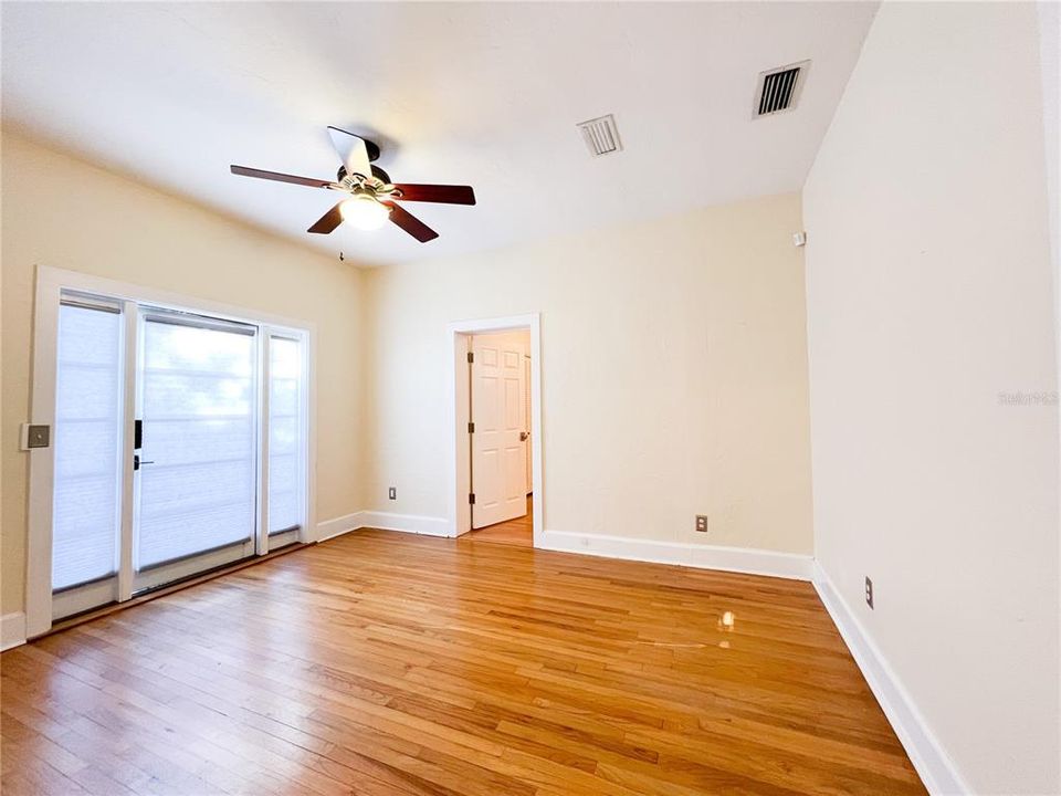 For Rent: $2,900 (3 beds, 2 baths, 1612 Square Feet)
